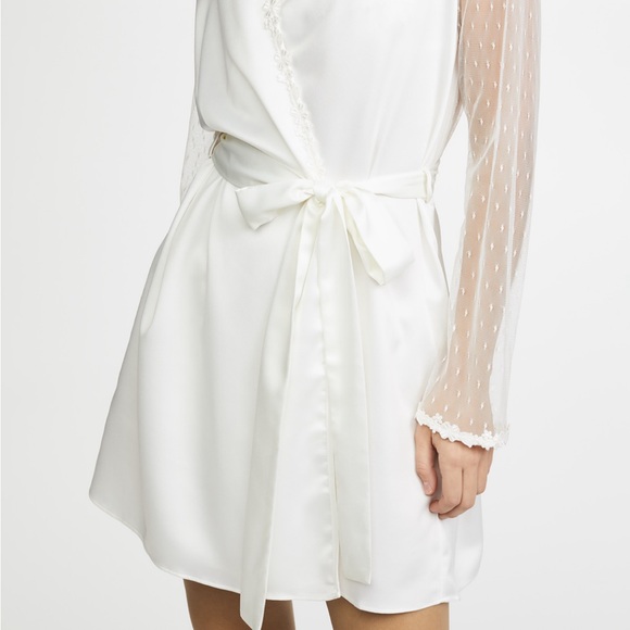 Flora Nikrooz Robe - Picture 3 of 5